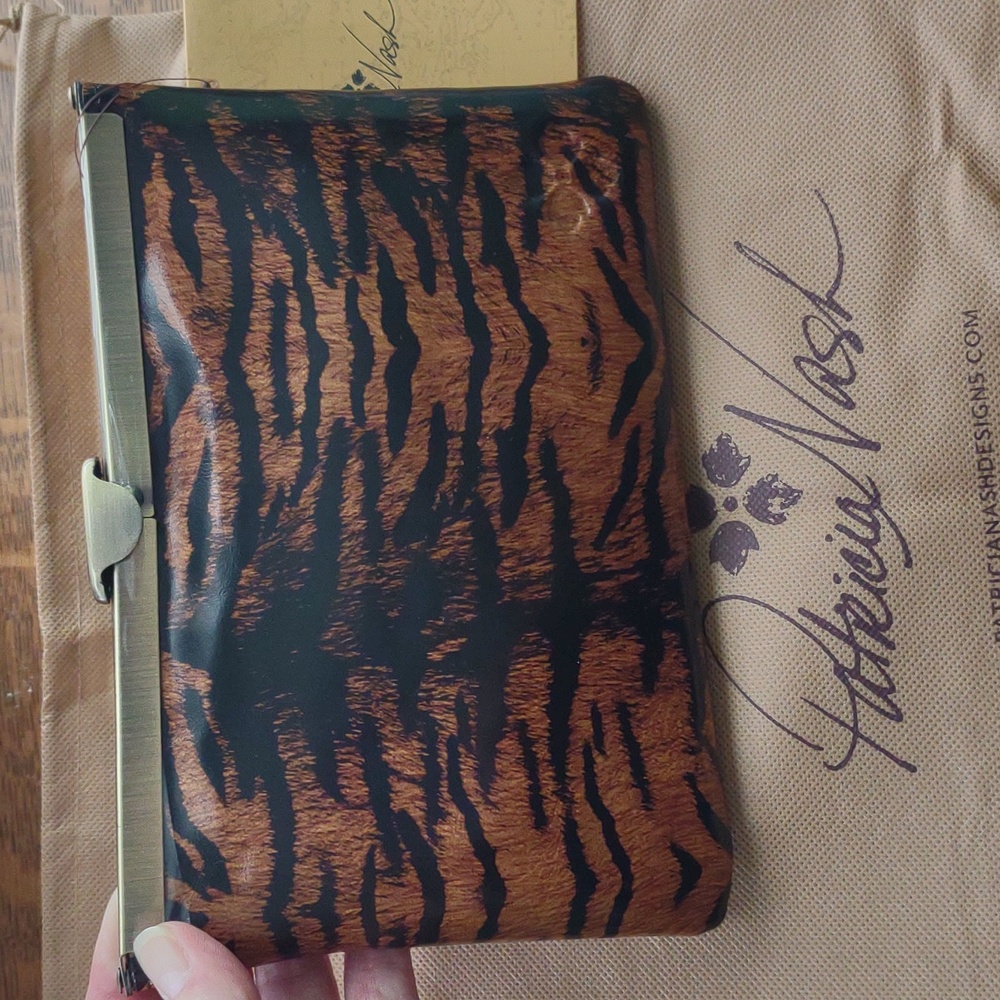 NWT Asher frame crossbody